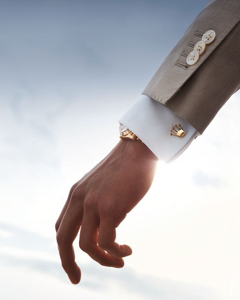 rolex-festive-RolexCufflinks_2403jva_001-1080-1920-portrait